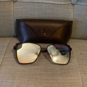 Diff eyewear sunglasses Black with mirror lens